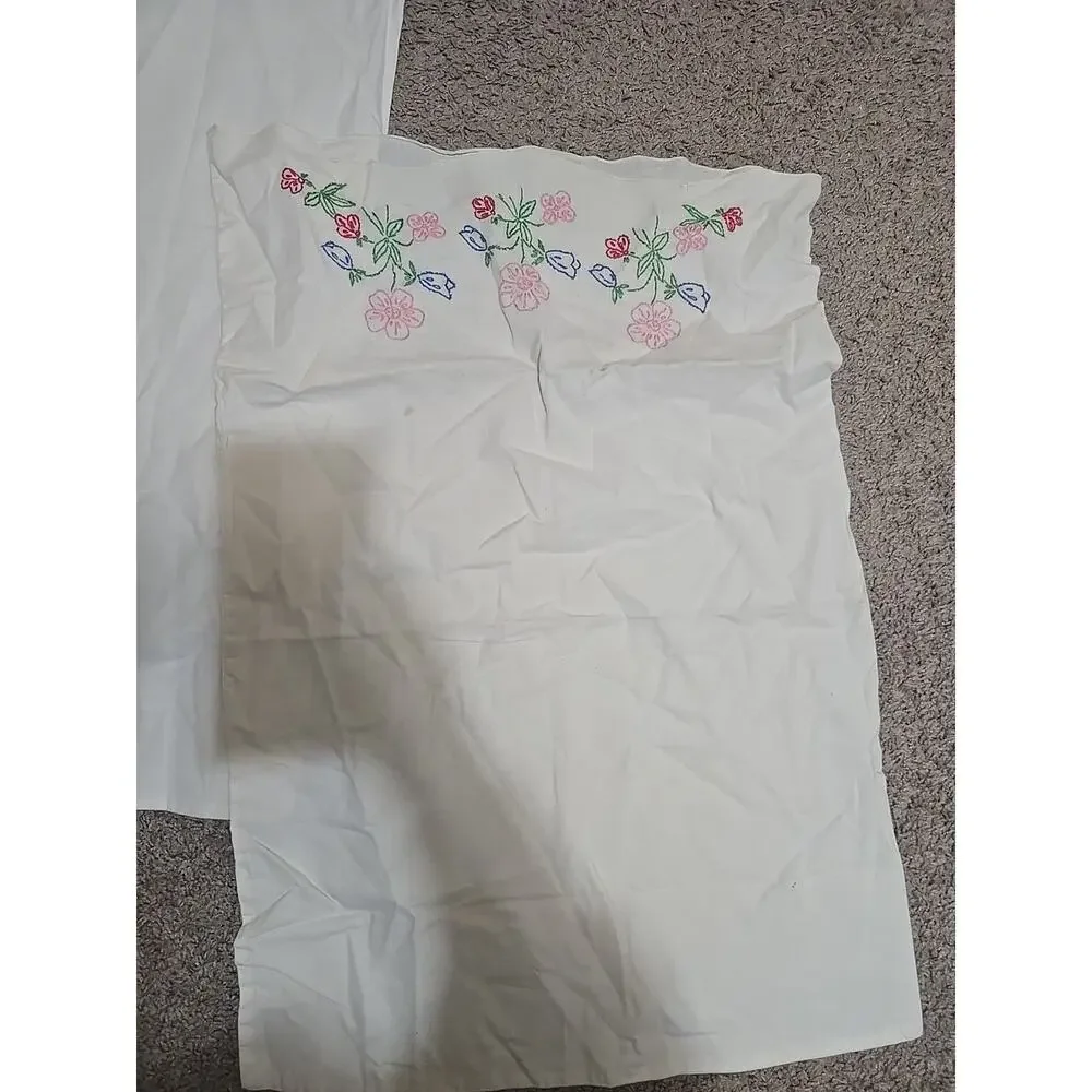 Lot of 2 Vtg Embroidered Hand Stitch‎ Floral Cottagecore Standard Pillowcases